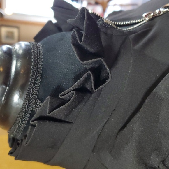 Romeo & juliet couture black cold shoulder bell cuff zip up top - Picture 5 of 8